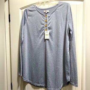 Women’s long sleeve light weight shirt